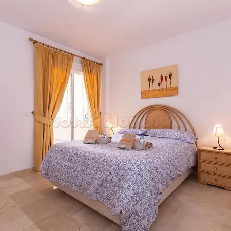 Bermuda Beach 15 * إِستيبونا