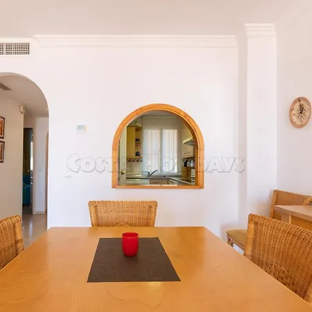 Bermuda Beach 15 إِستيبونا